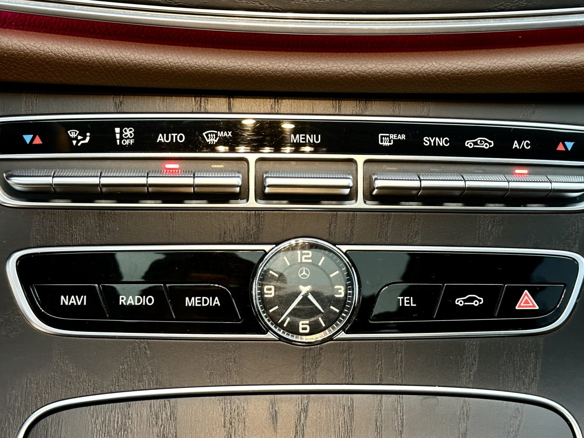 奔驰 奔驰E级  2018款 改款 E 200 L 运动型图片