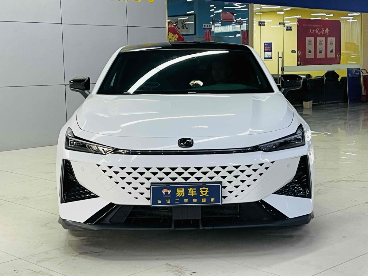 長(zhǎng)安 長(zhǎng)安UNI-V  2023款 1.5T 尊貴型圖片