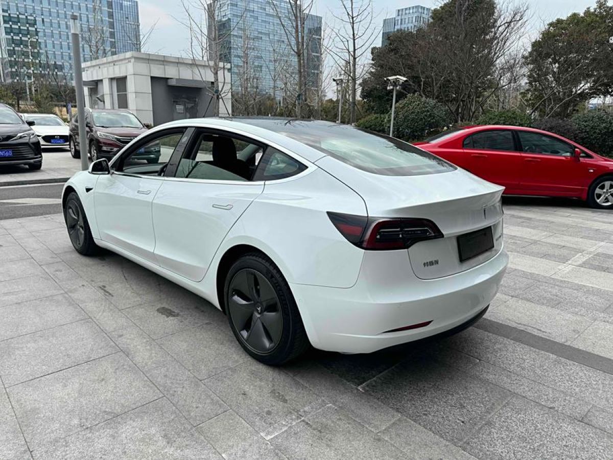 特斯拉 Model 3  2020款 改款 標(biāo)準(zhǔn)續(xù)航后驅(qū)升級(jí)版圖片