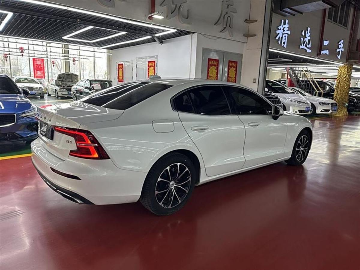 沃爾沃 S60L  2022款 B4 智逸豪華版圖片