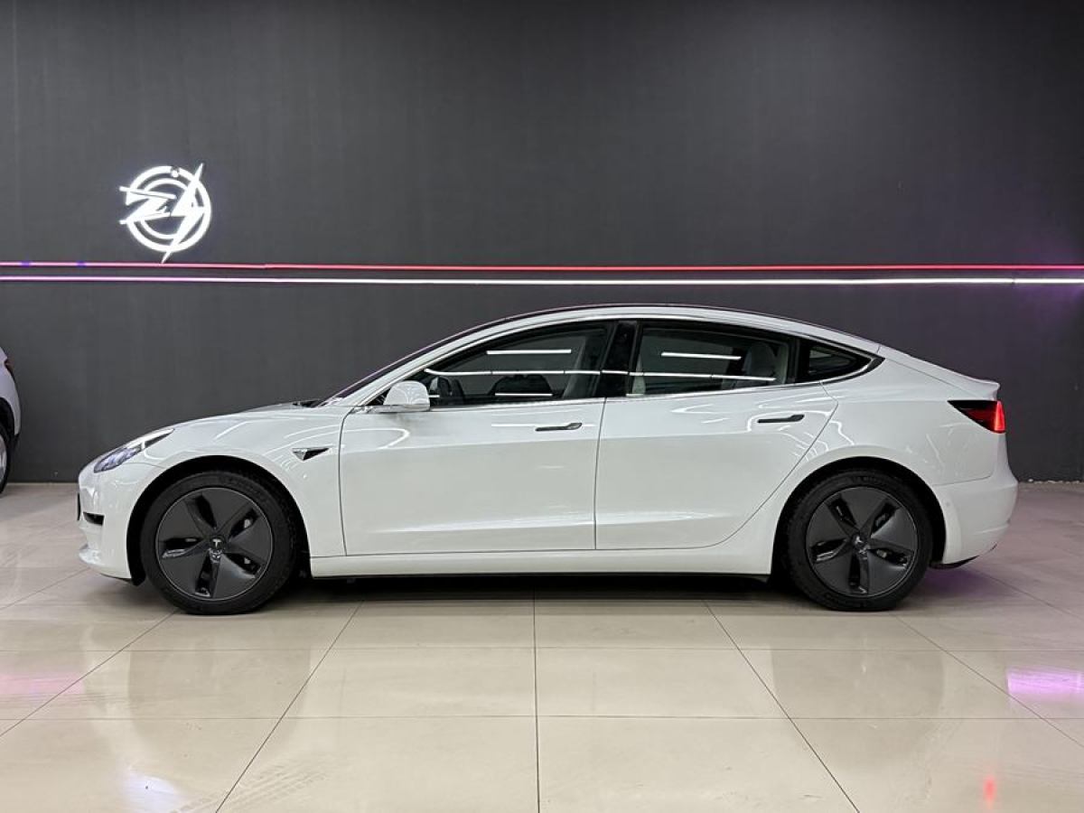 特斯拉 Model 3  2019款 標準續(xù)航后驅(qū)升級版圖片