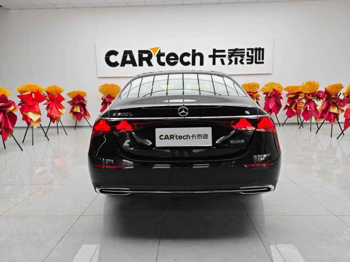 奔驰 奔驰E级  2019款 改款 E 300 L 豪华型图片