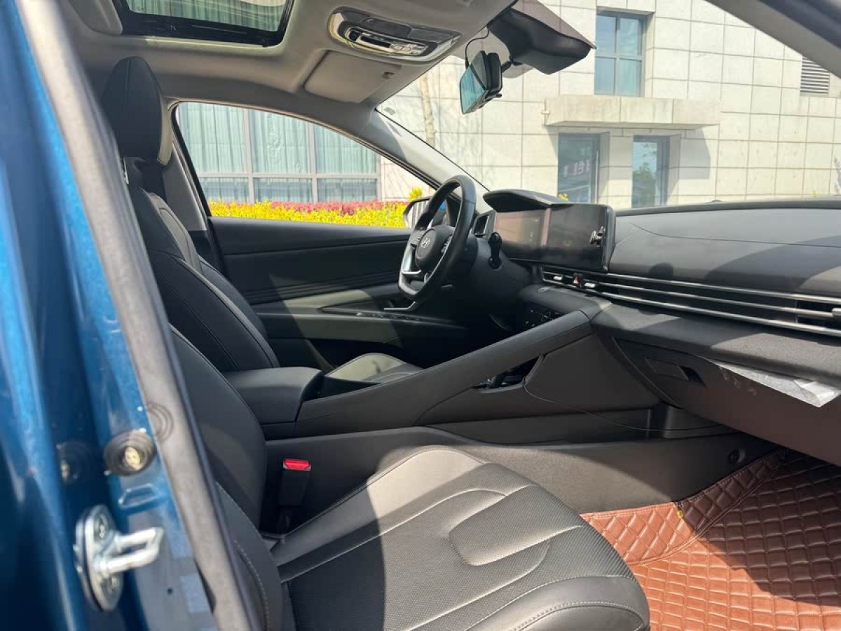 現(xiàn)代 伊蘭特  2021款 1.5L LUX尊貴版圖片