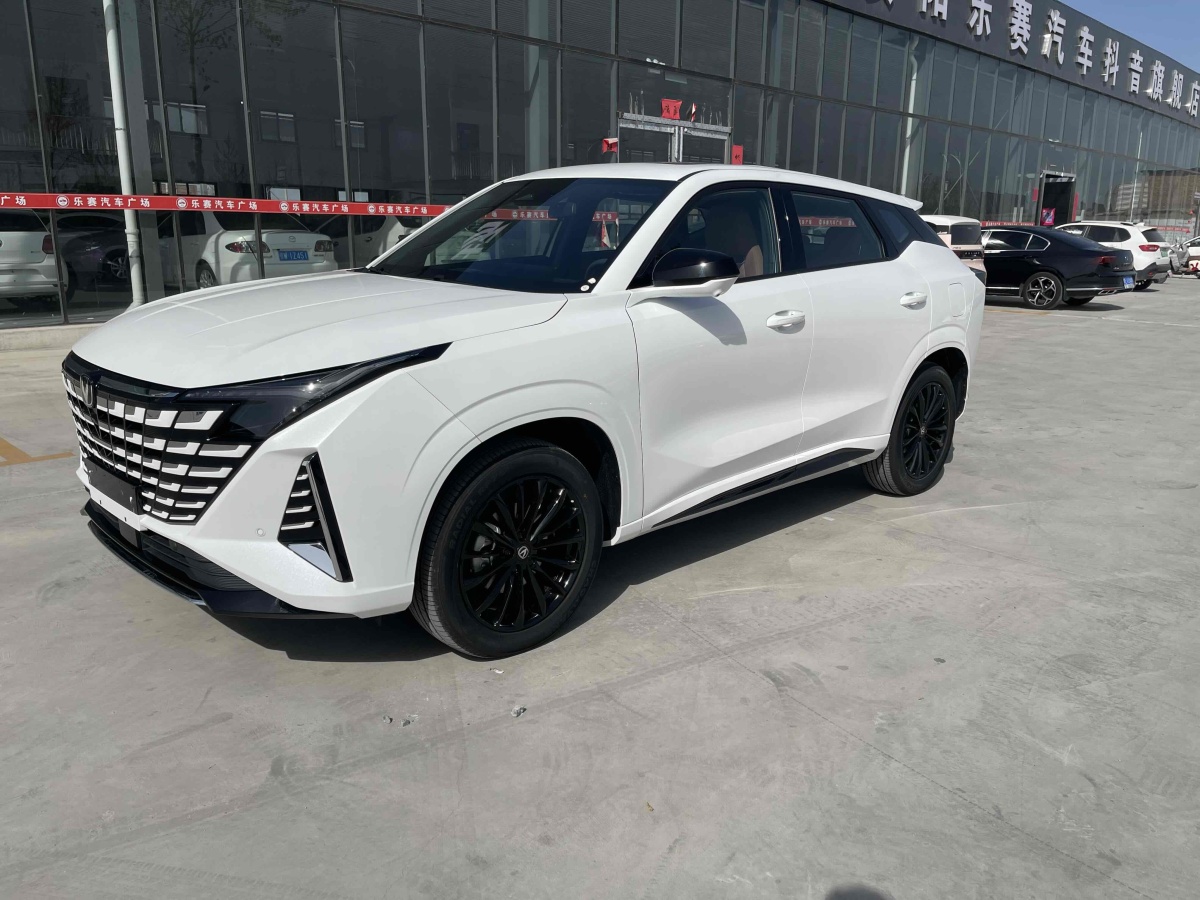 長(zhǎng)安 長(zhǎng)安UNI-Z新能源  2024款 藍(lán)鯨智電iDD 125km 超越型圖片