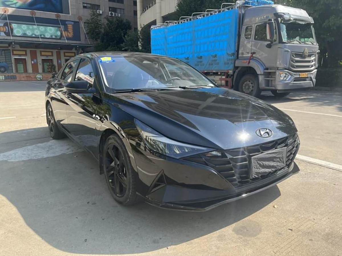 現(xiàn)代 伊蘭特  2022款 1.5L CVT LUX黑騎士限量版圖片