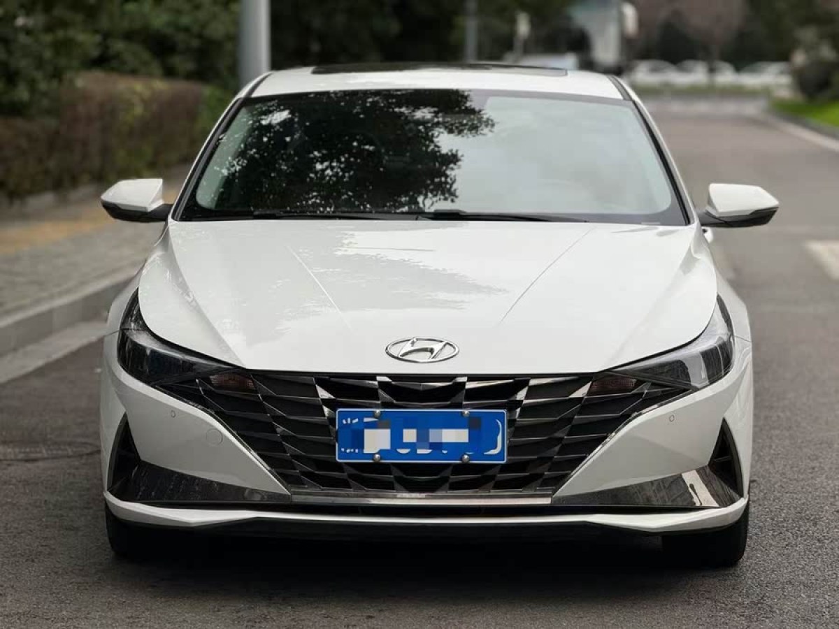 2022年10月現代 伊蘭特  2022款 1.5L CVT LUX尊貴版