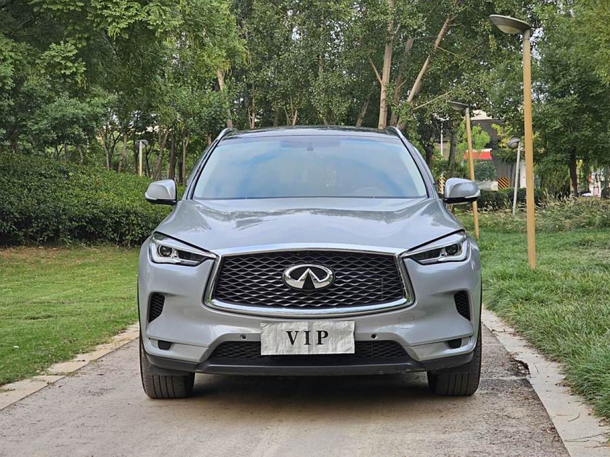 英菲尼迪 QX50  2022款 2.0T 兩驅(qū)領(lǐng)航版圖片