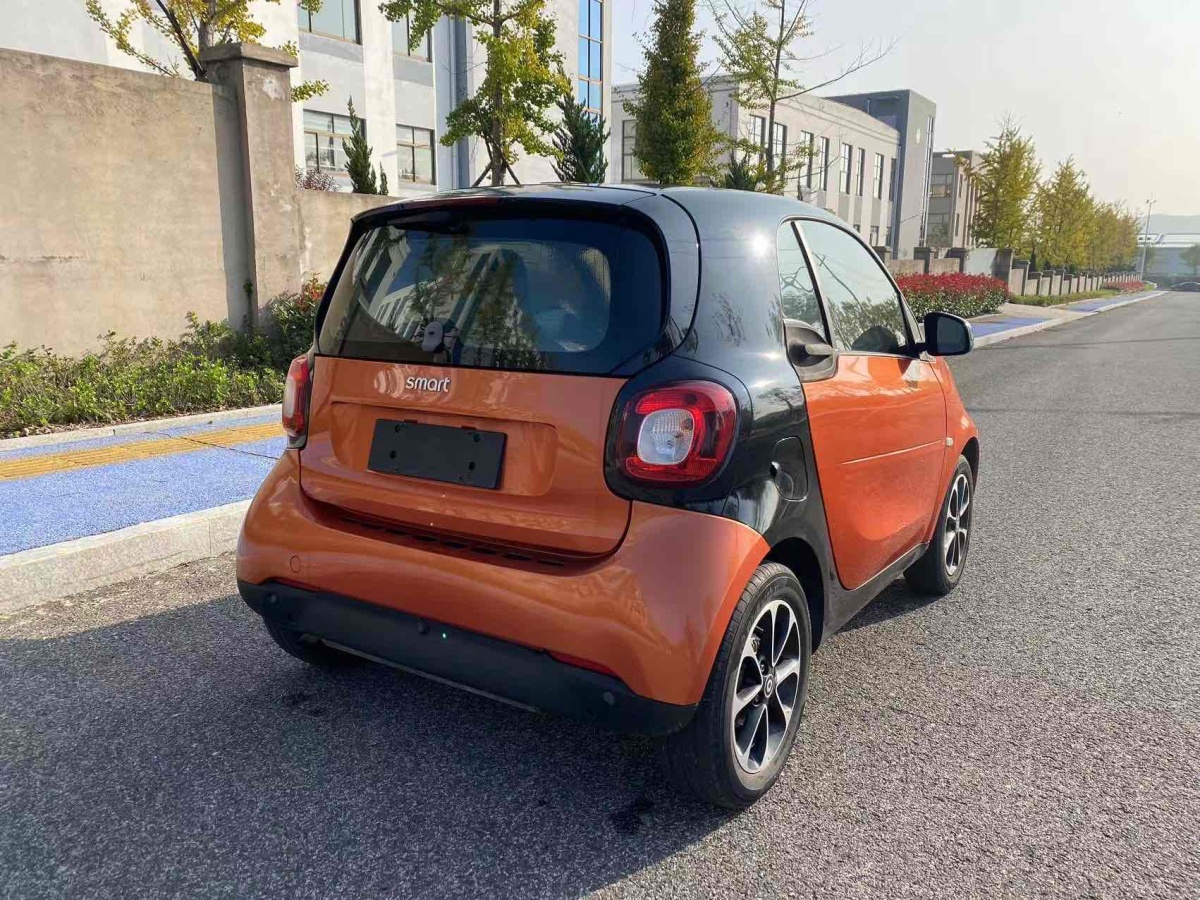 smart fortwo  2015款 1.0L 52千瓦硬頂激情版圖片