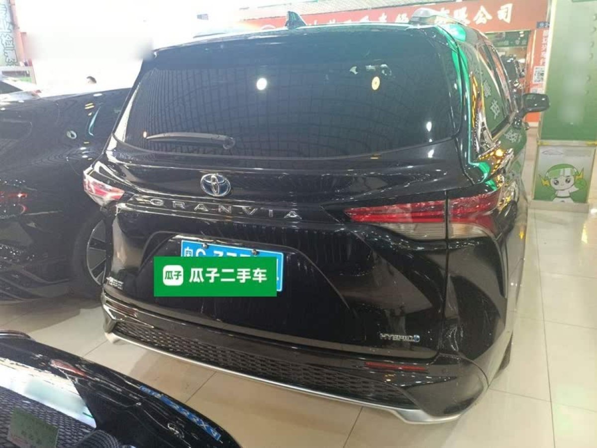 豐田 格瑞維亞  2022款 2.5L混動(dòng) 旗艦版圖片