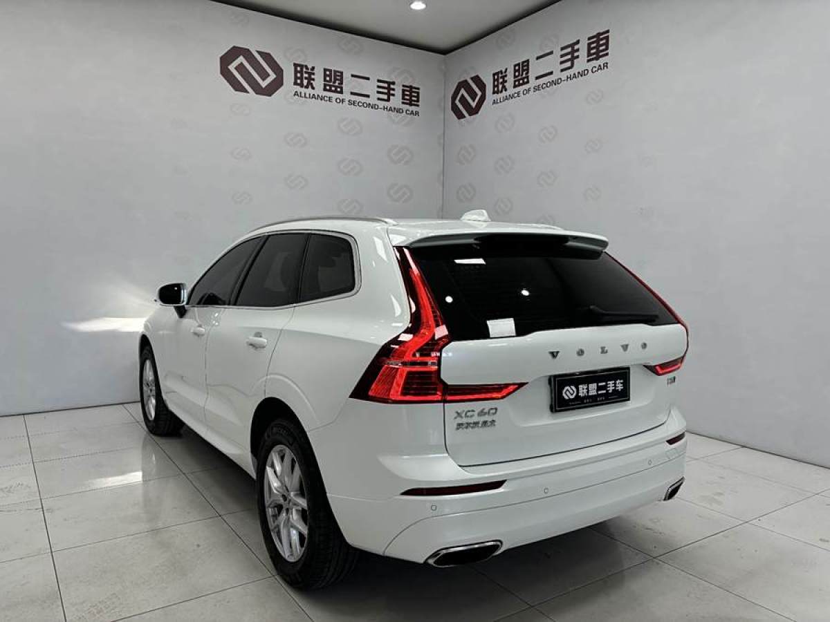 沃爾沃 XC60  2019款  T5 四驅(qū)智逸版 國(guó)VI圖片