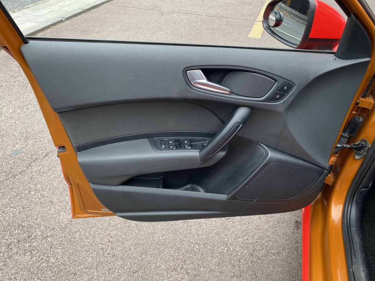 奥迪 奥迪A1  2014款 30 TFSI Sportback时尚型图片