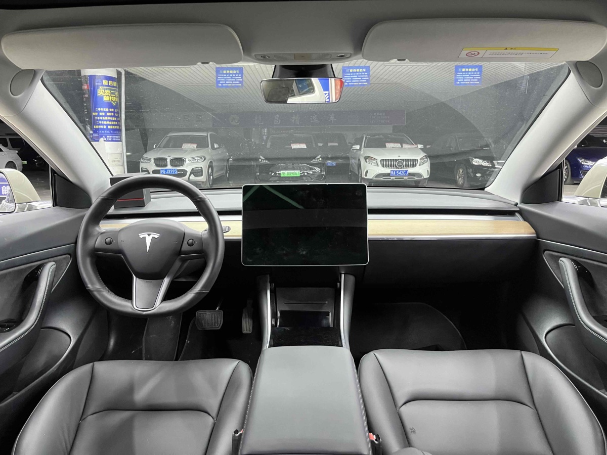 特斯拉 Model 3  2019款 標(biāo)準(zhǔn)續(xù)航后驅(qū)升級版圖片