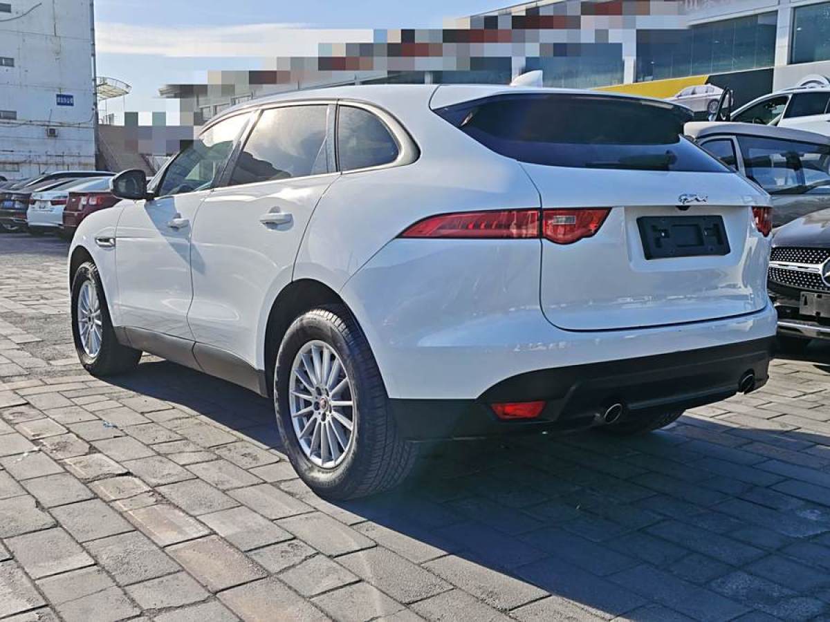 捷豹 F-PACE  2018款 2.0T 兩驅(qū)都市尊享版圖片