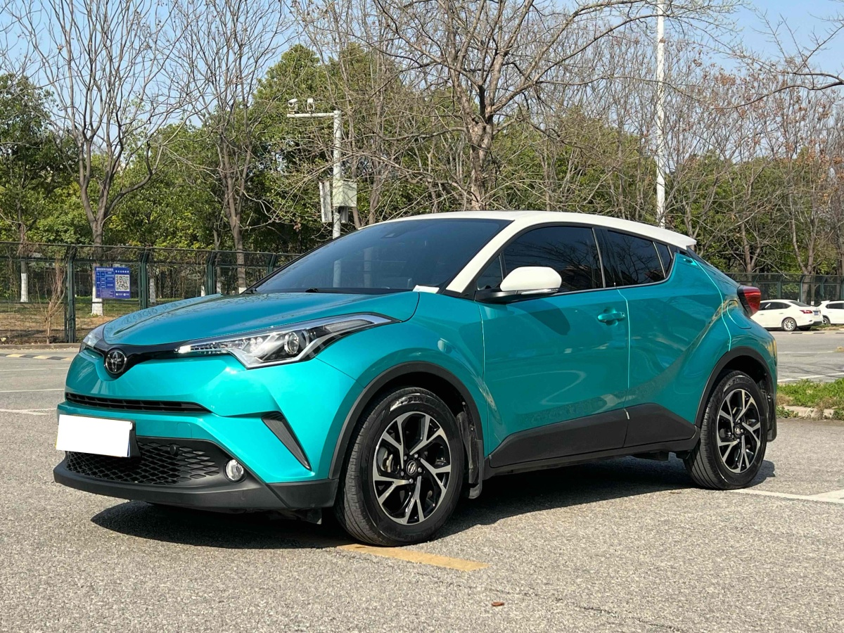 2019年4月豐田 C-HR  2018款 2.0L 領(lǐng)先天窗版 國(guó)V