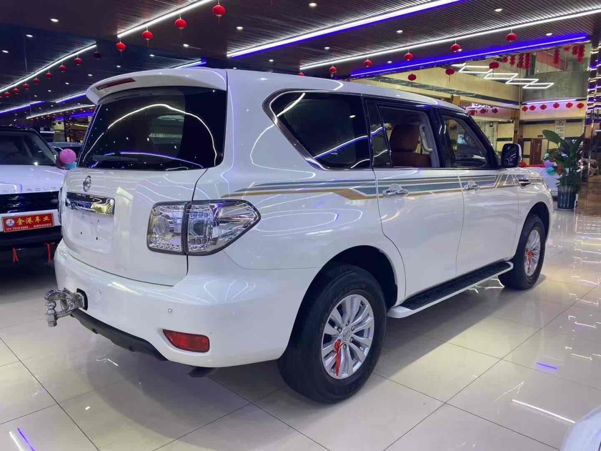 日產(chǎn) 途樂  2018款 4.0L 領英型圖片