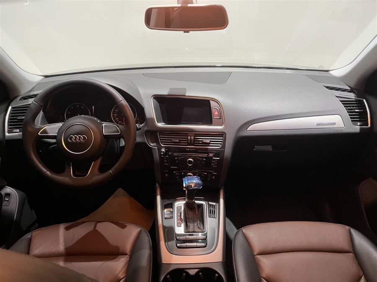 奧迪 奧迪Q5  2017款 Plus 40 TFSI 進(jìn)取型圖片
