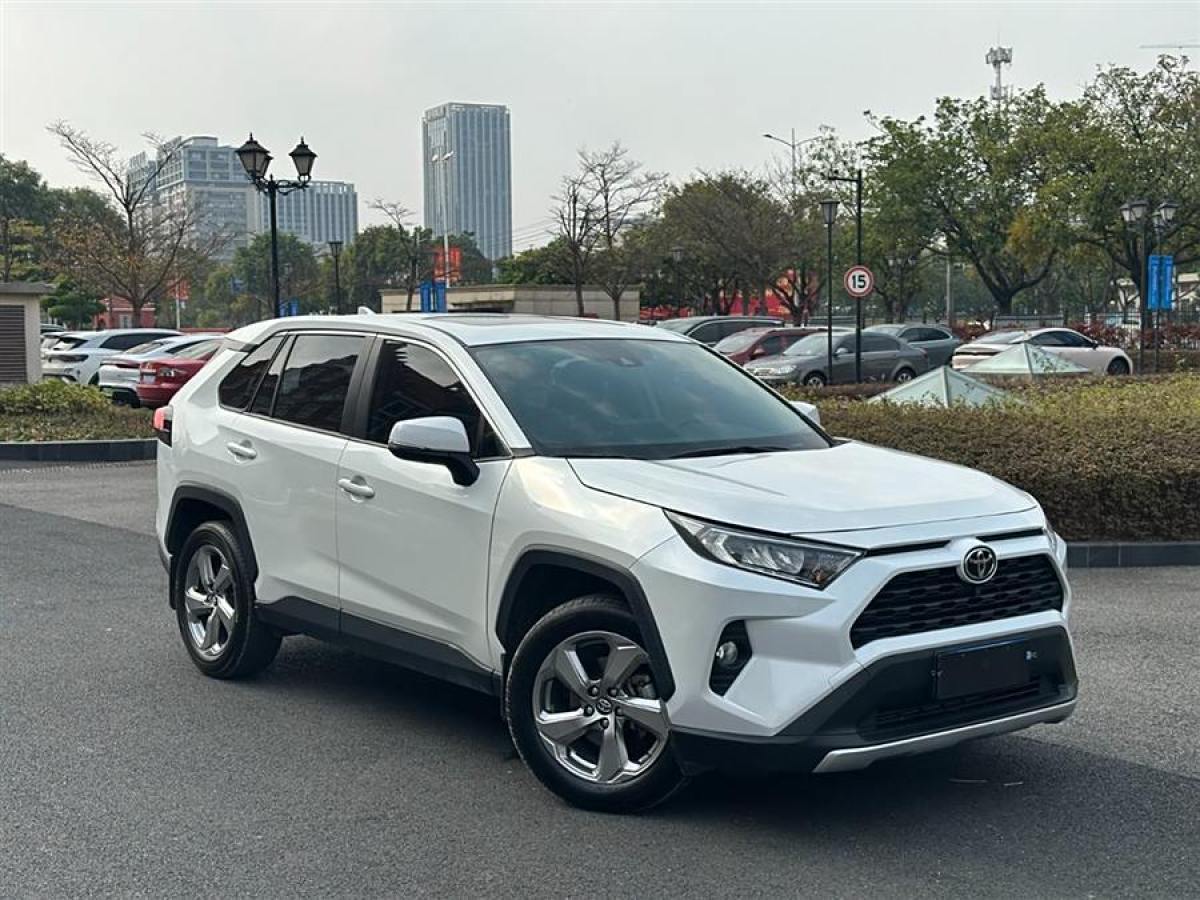 豐田 RAV4榮放  2022款 2.0L CVT兩驅(qū)風(fēng)尚版圖片