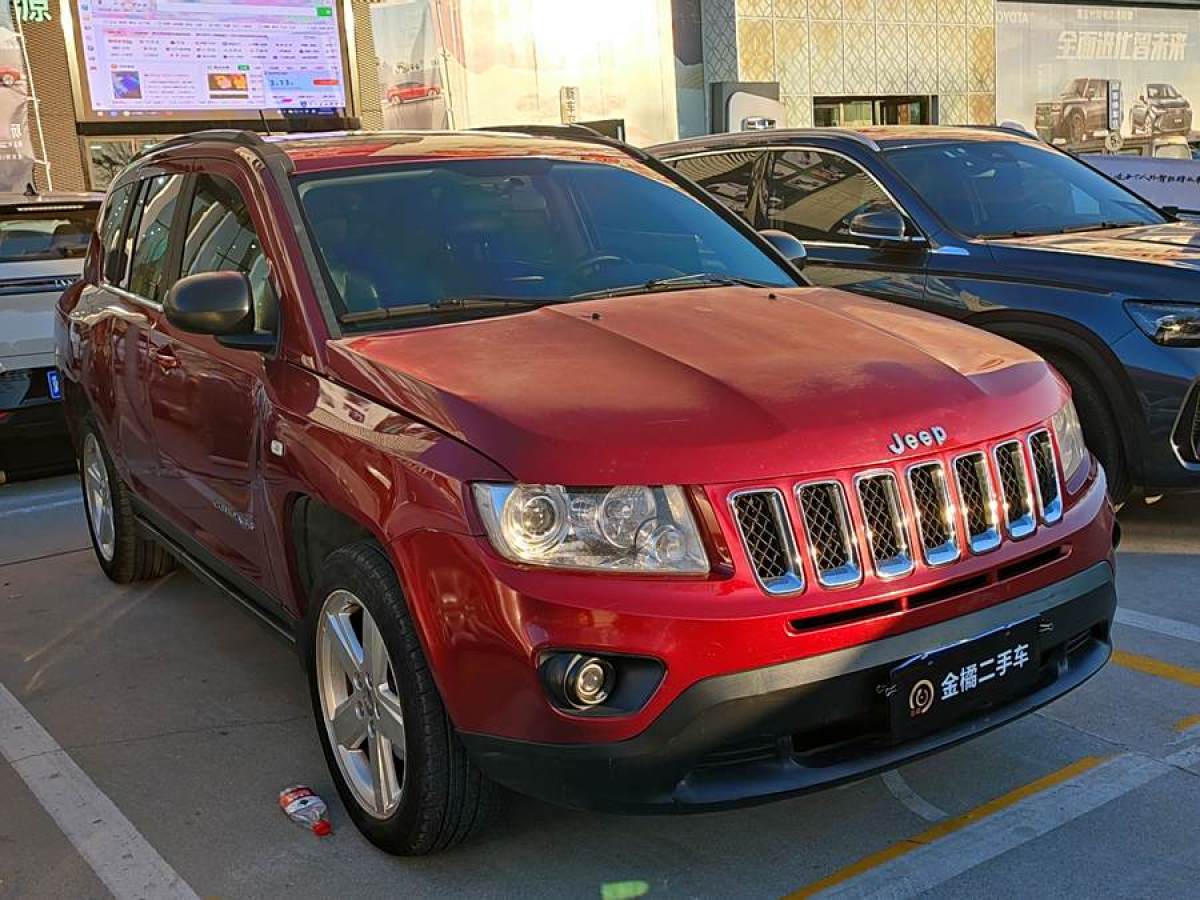 Jeep 指南者  2012款 2.4L 四驅(qū)豪華版圖片