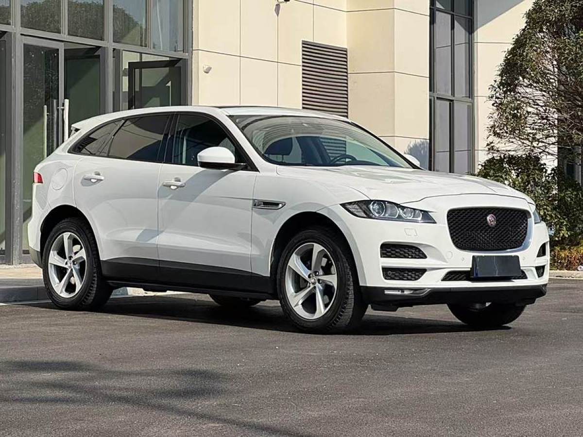 捷豹 F-PACE  2016款 2.0T 兩驅(qū)都市尊享版圖片