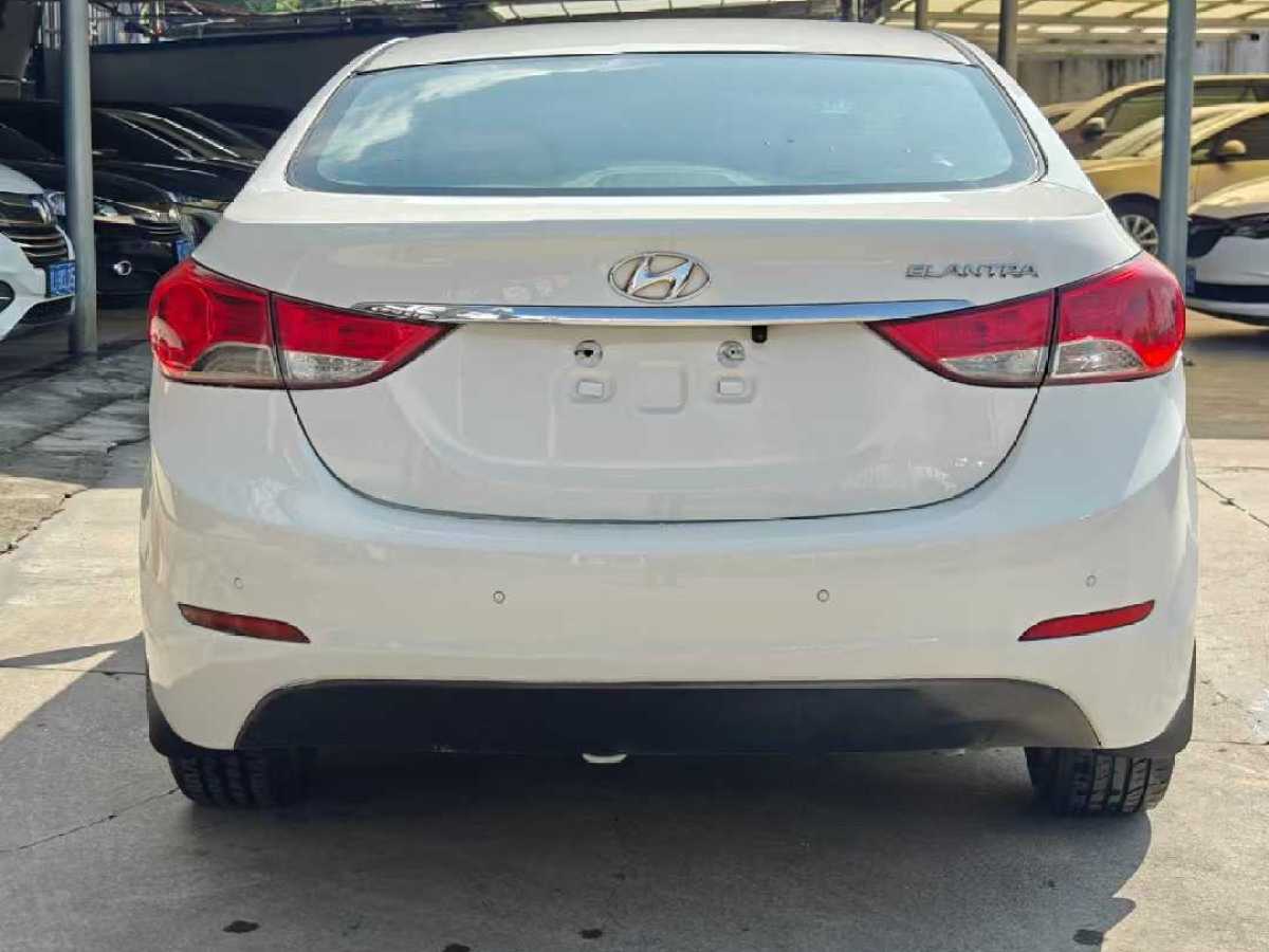 現(xiàn)代 朗動(dòng)  2012款 1.6L 自動(dòng)領(lǐng)先型圖片