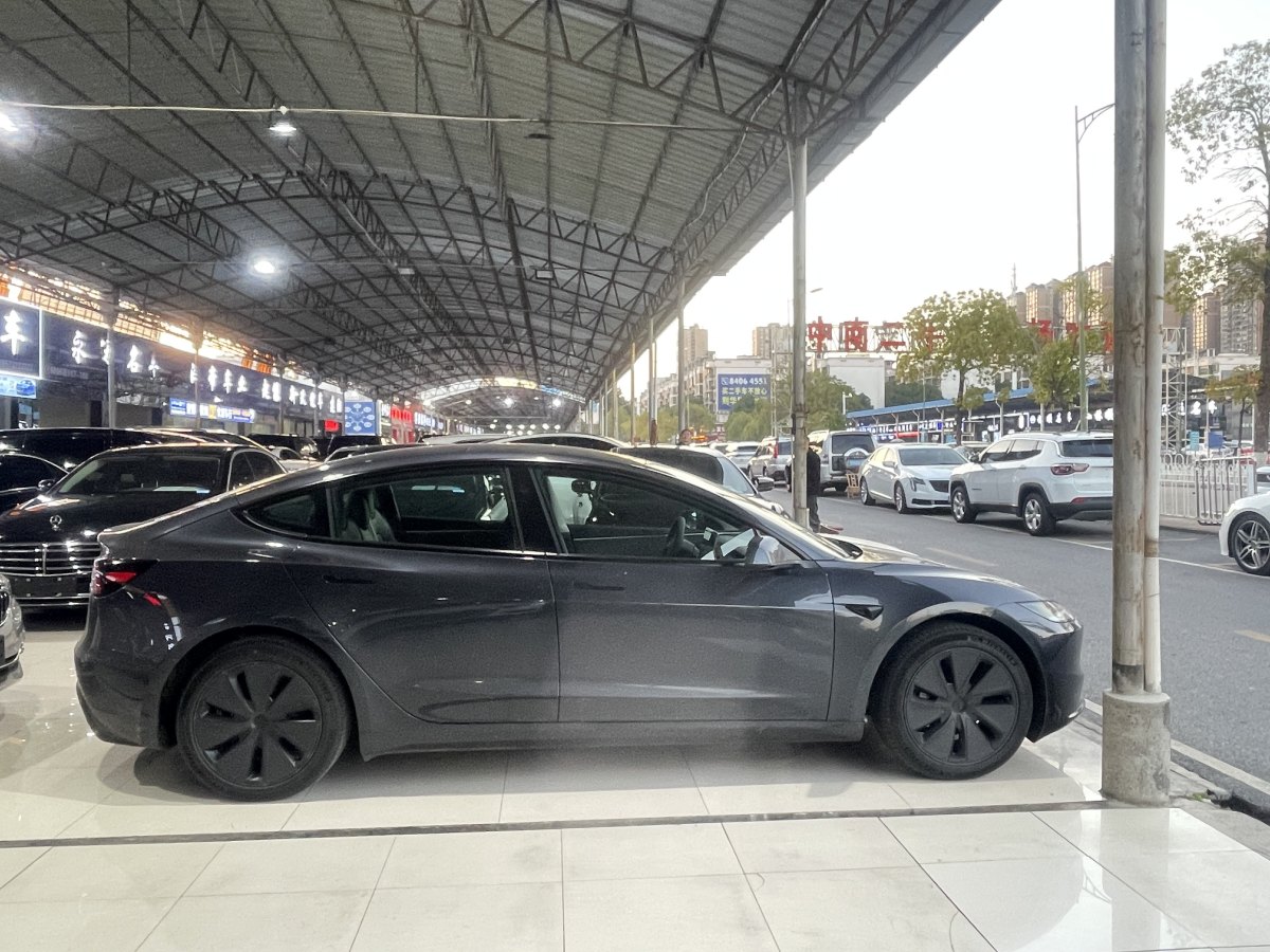 特斯拉 Model Y  2023款 后輪驅(qū)動(dòng)版圖片