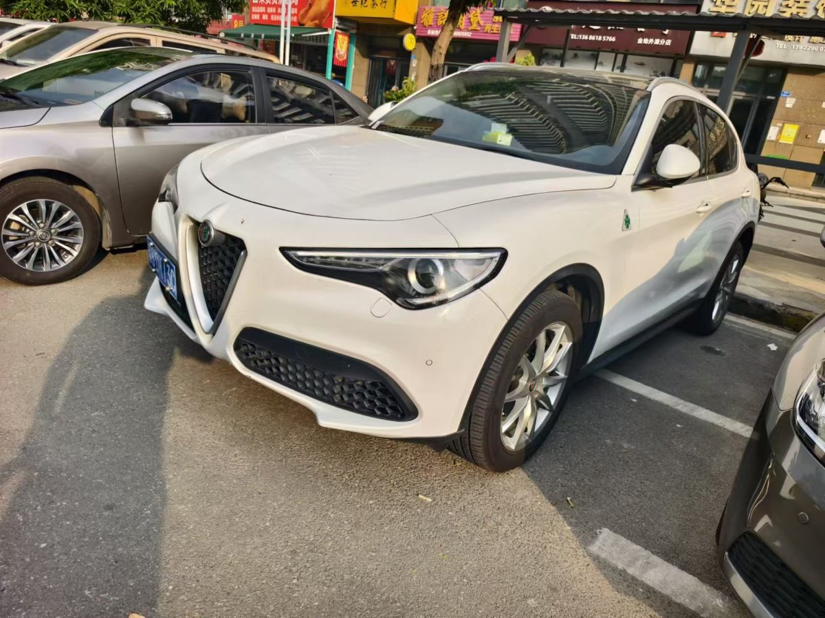 2019年6月阿爾法·羅密歐 Stelvio  2017款 2.0T 200HP 豪華版