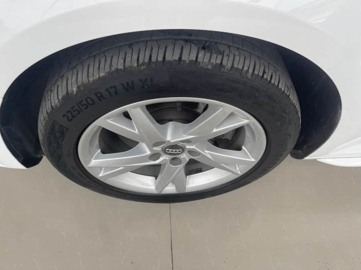 奧迪 奧迪A4L  2018款 30周年年型 40 TFSI 進(jìn)取型圖片