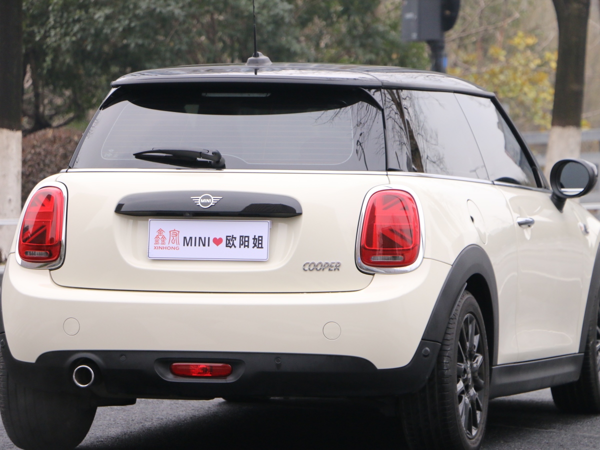 MINI COUNTRYMAN  2018款 1.5T COOPER 經(jīng)典派圖片