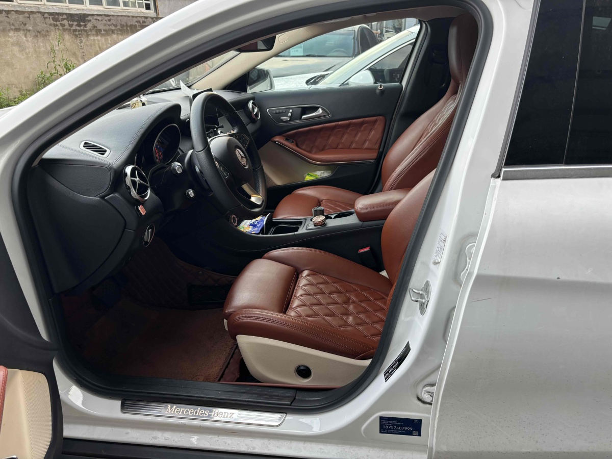 2018年5月奔驰 奔驰GLA  2015款 GLA 220 4MATIC 豪华型