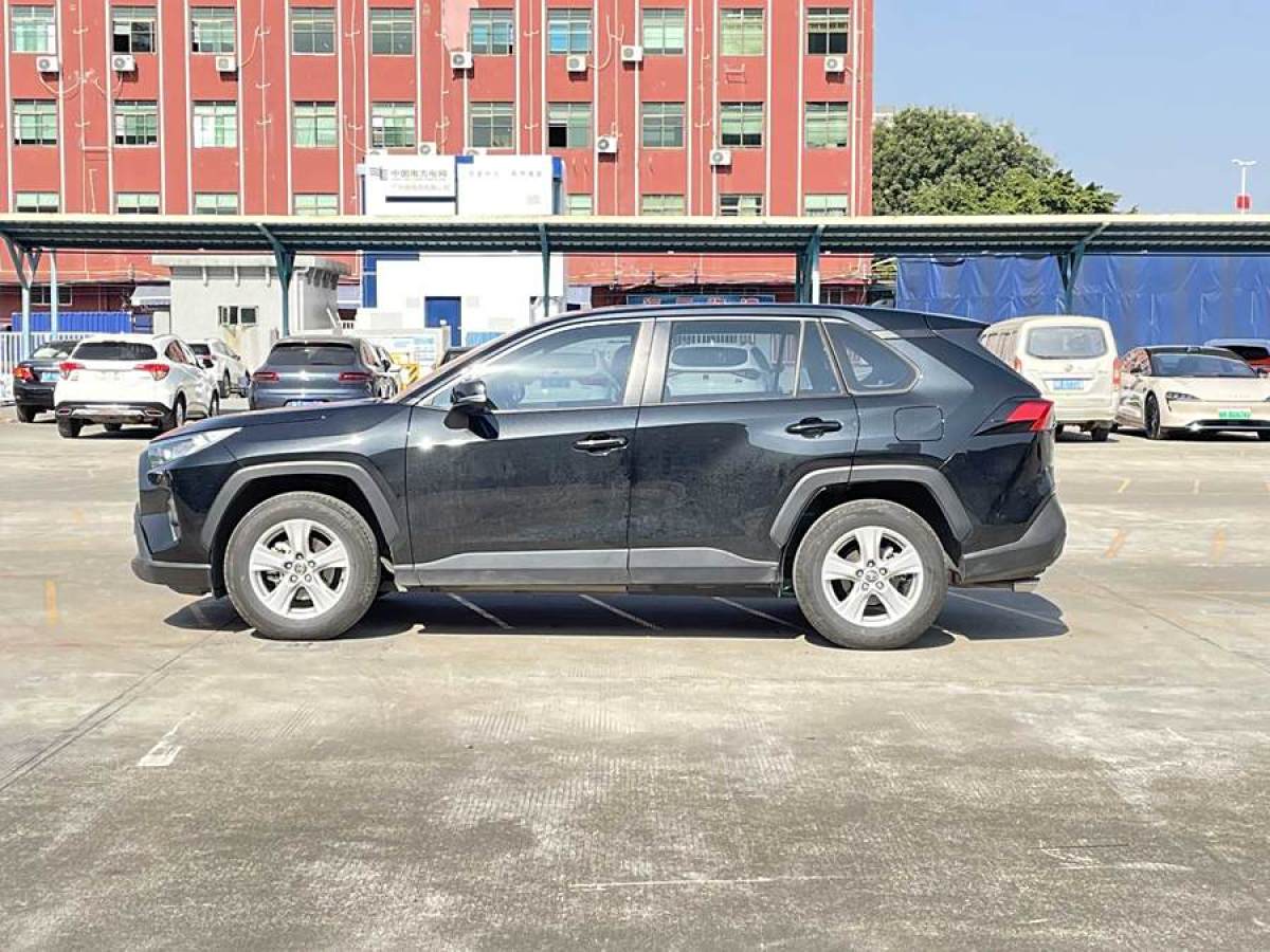 豐田 RAV4榮放  2023款 2.0L CVT兩驅(qū)都市版圖片