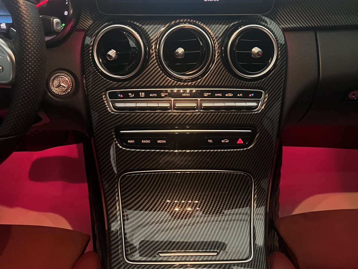 2019年9月奔驰 奔驰C级  2019款 改款 C 260 L 运动版