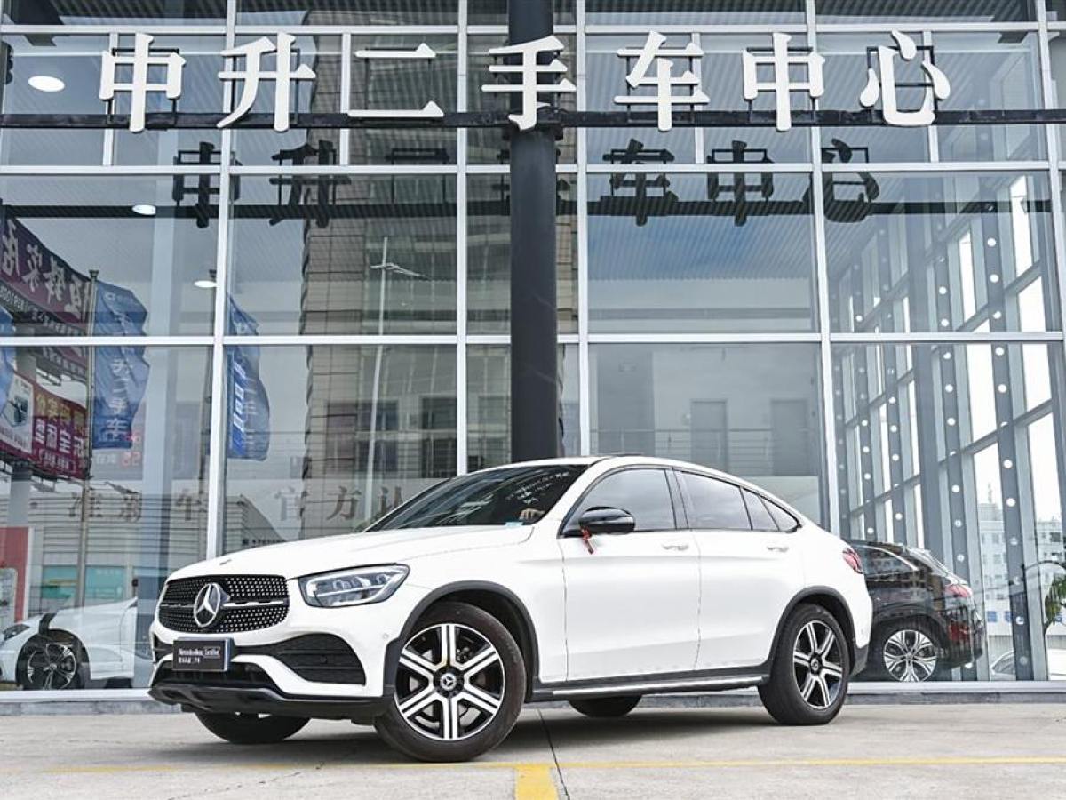 2022年3月奔馳 奔馳GLC  2022款 改款 GLC 260 4MATIC 轎跑SUV