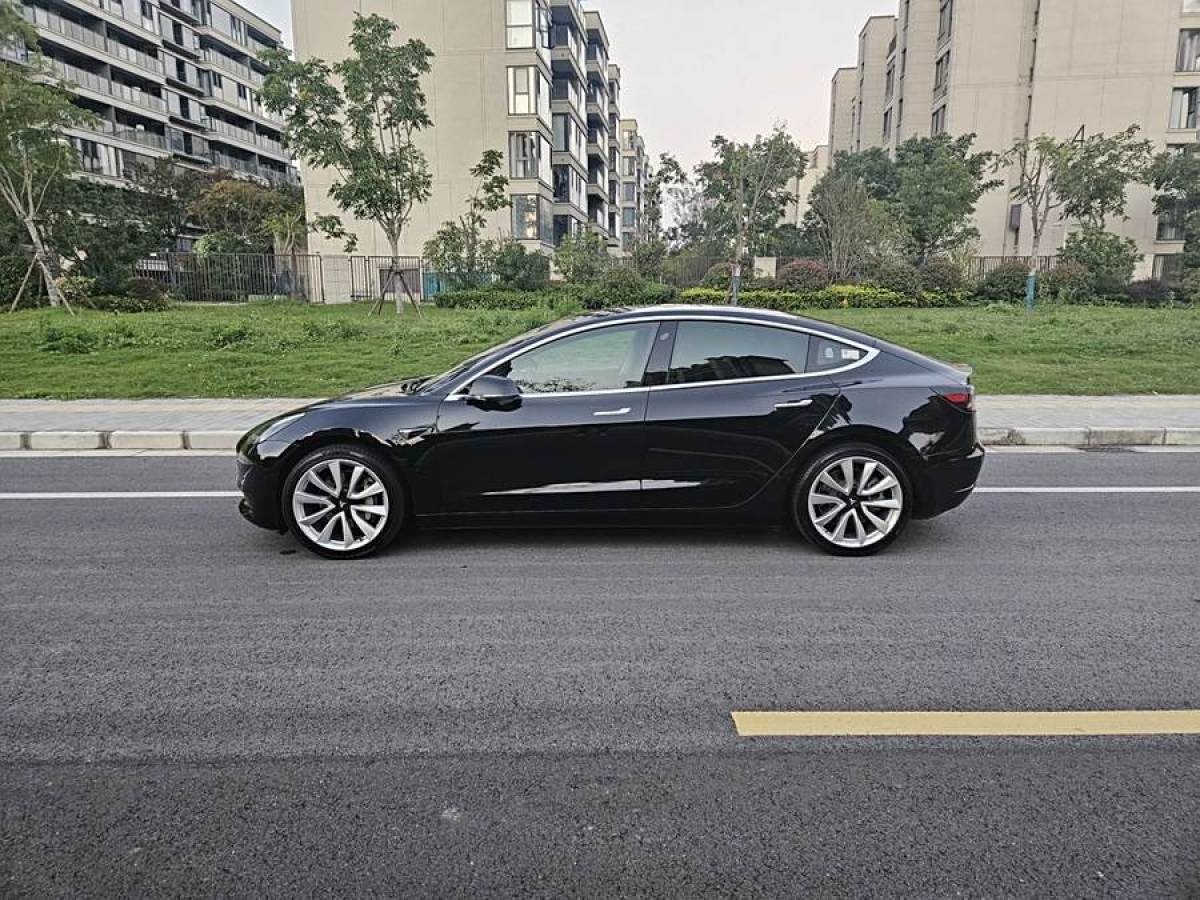 2020年11月特斯拉 Model Y  2020款 改款 標(biāo)準(zhǔn)續(xù)航后驅(qū)升級版