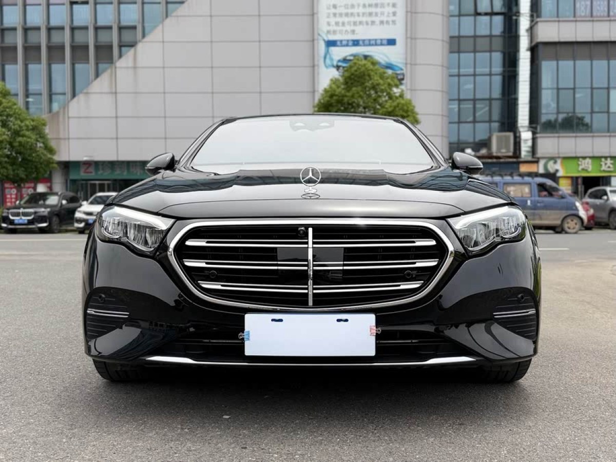 奔馳 奔馳E級(jí)  2024款 E 300 L 豪華型圖片