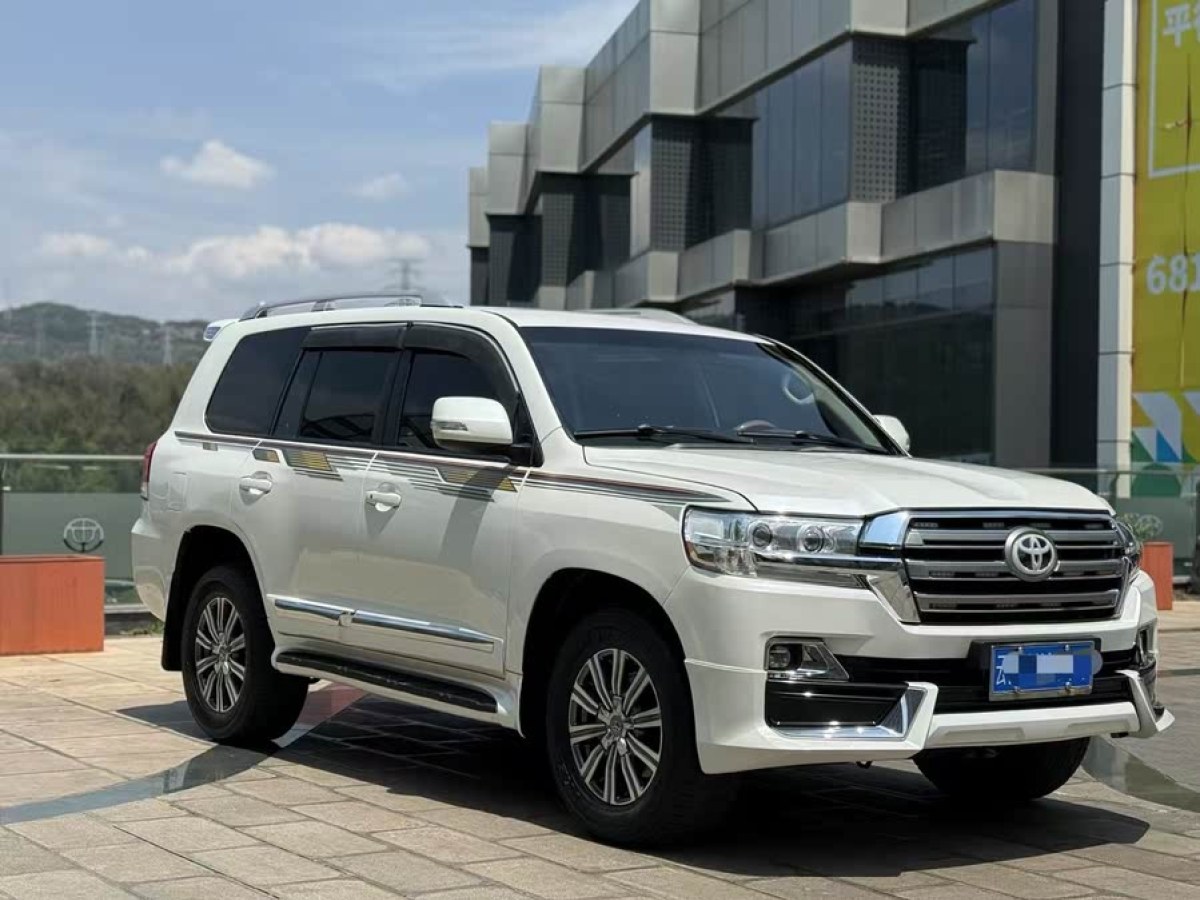 豐田 蘭德酷路澤  2015款 4.0L V6 中東低配版圖片