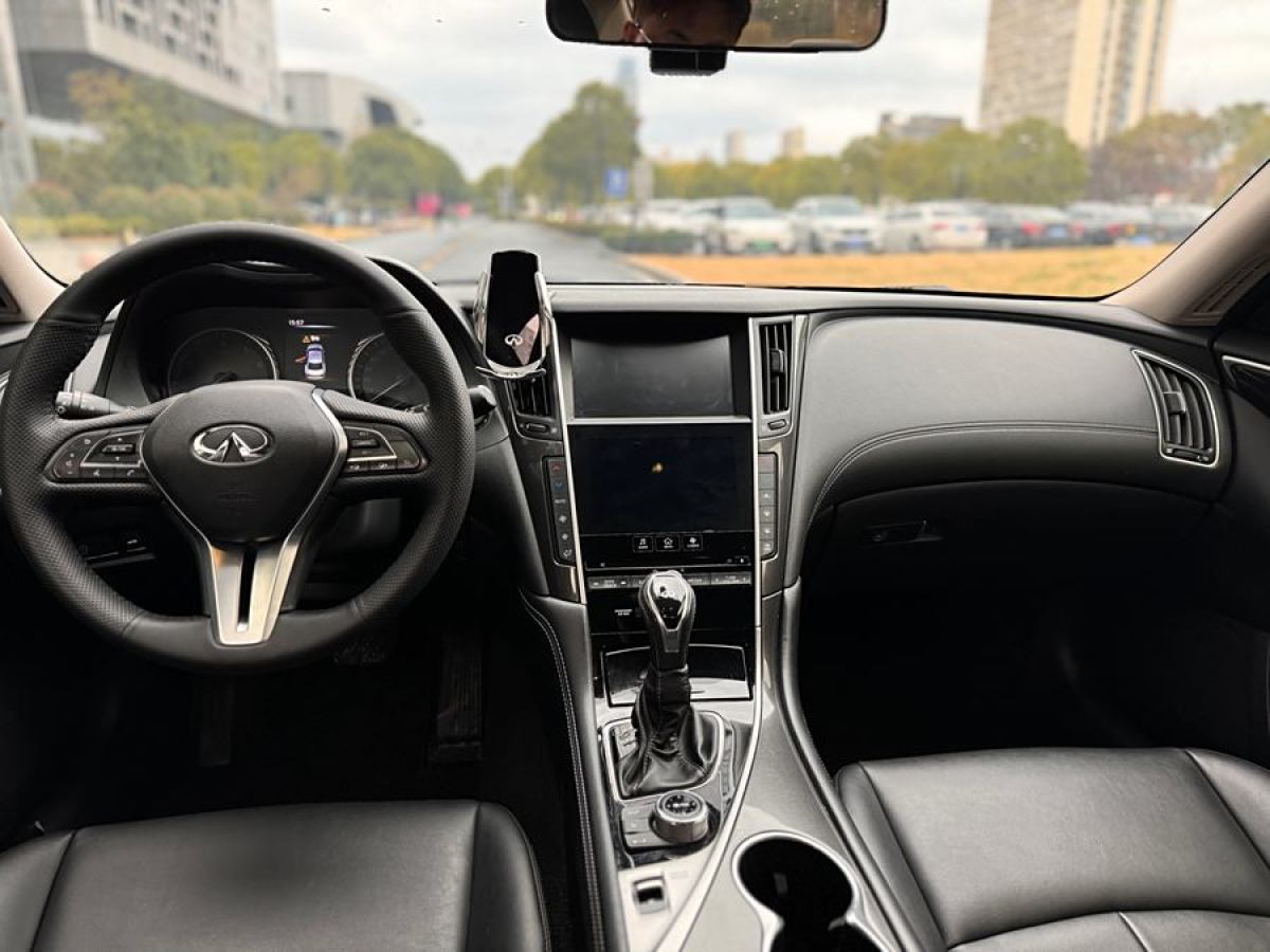 英菲尼迪 Q50L  2018款  2.0T 舒適版 國(guó)VI圖片