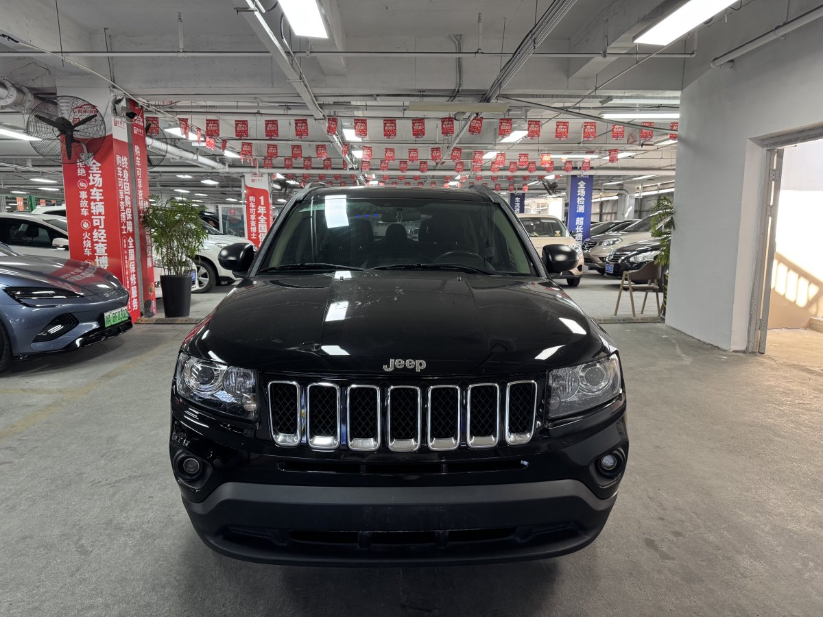 Jeep 指南者  2014款 改款 2.0L 兩驅(qū)進取版圖片