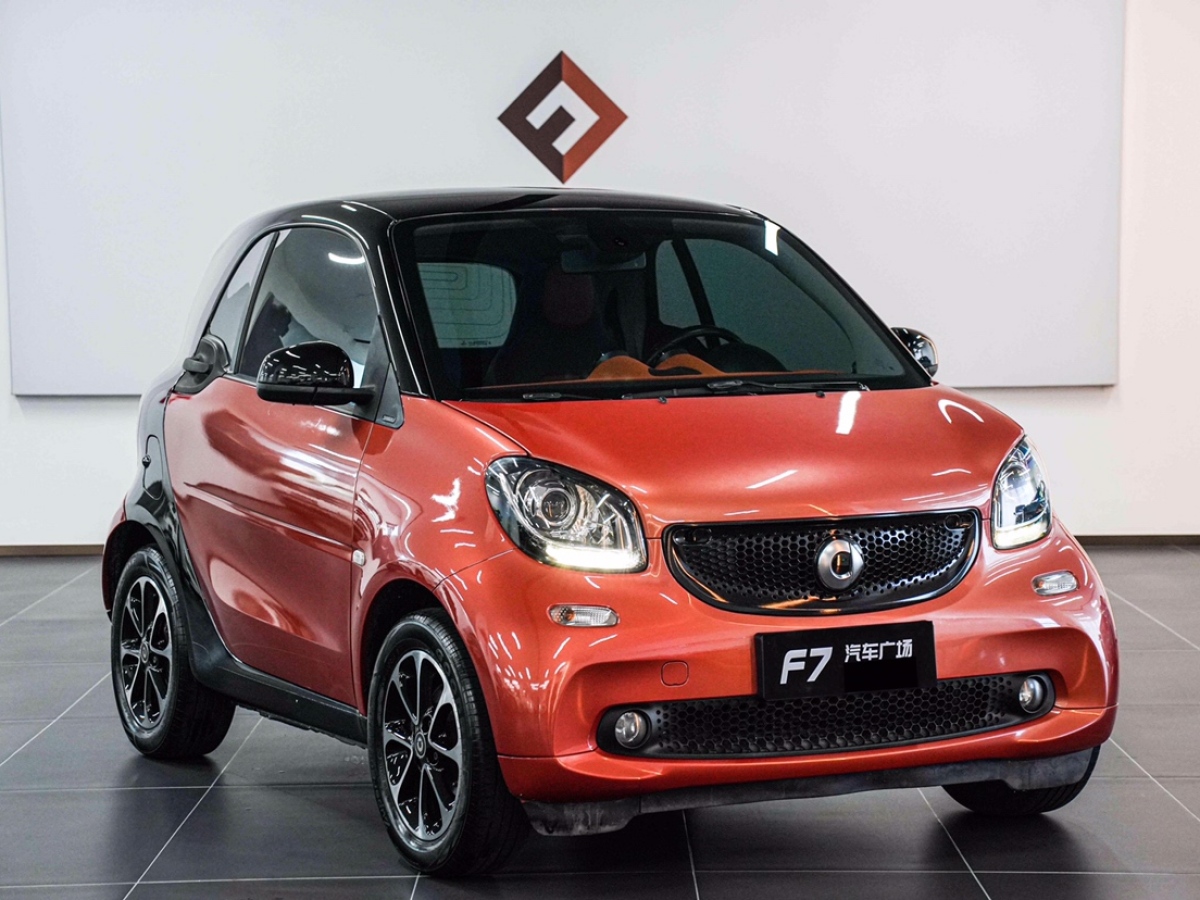 2016年12月smart fortwo  2015款 1.0L 52千瓦硬頂靈動(dòng)版