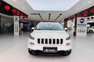 自由光 Jeep 2.0L 优越版