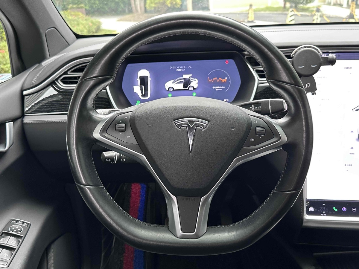 特斯拉 Model X  2016款 Model X 60D圖片