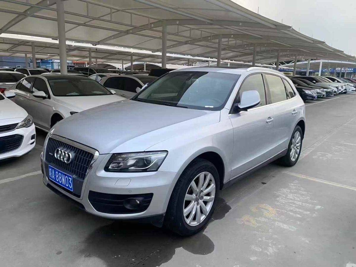 2010年5月奧迪 奧迪Q5  2010款 Q5 2.0TSI 首發(fā)限量版運(yùn)動(dòng)版