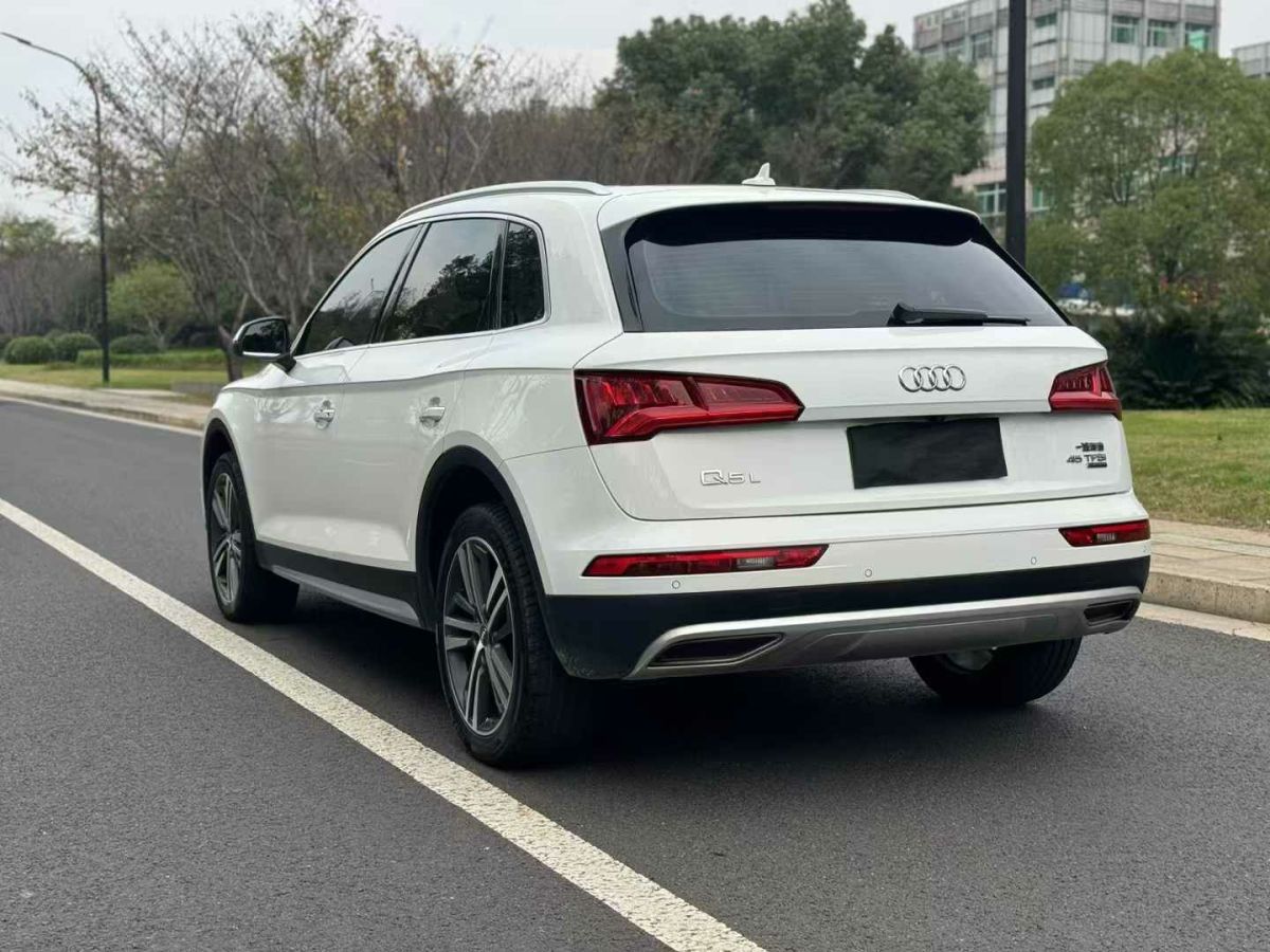 奧迪 奧迪Q3  2019款  35 TFSI 時尚動感型圖片