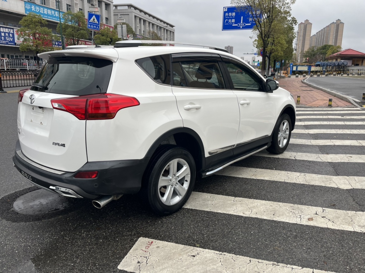 豐田 RAV4榮放  2015款 2.0L CVT兩驅(qū)都市版圖片