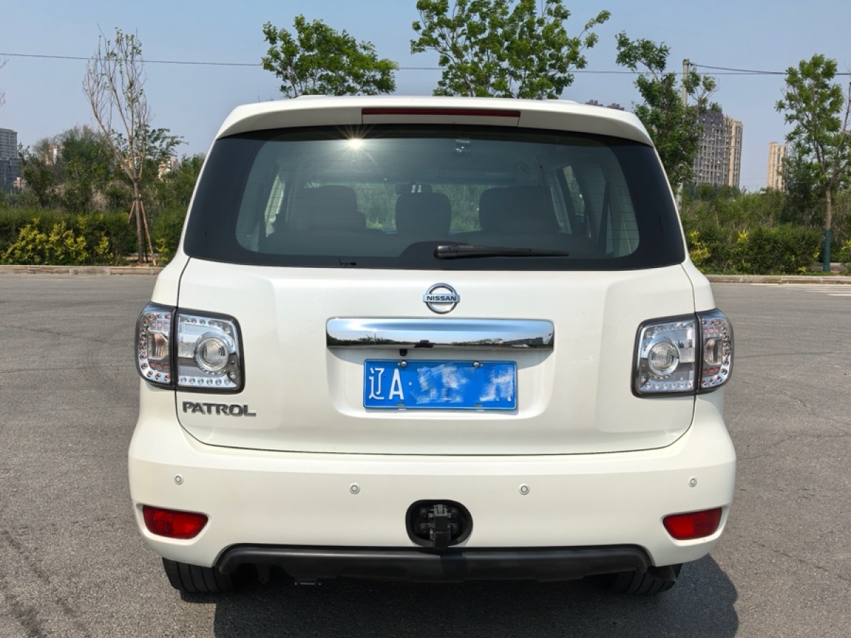 日產(chǎn) 途樂  2018款 4.0L 領(lǐng)英型圖片