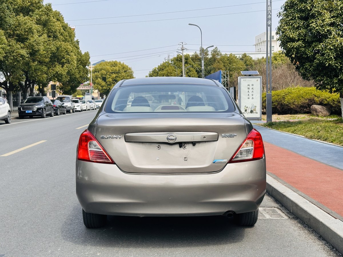 日產(chǎn) 陽光  2011款 1.5XE CVT舒適版圖片