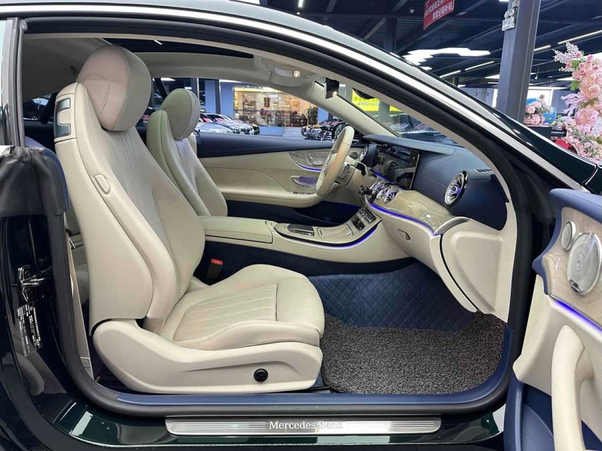 奔馳 奔馳E級(jí)  2021款 改款 E 300 轎跑車圖片