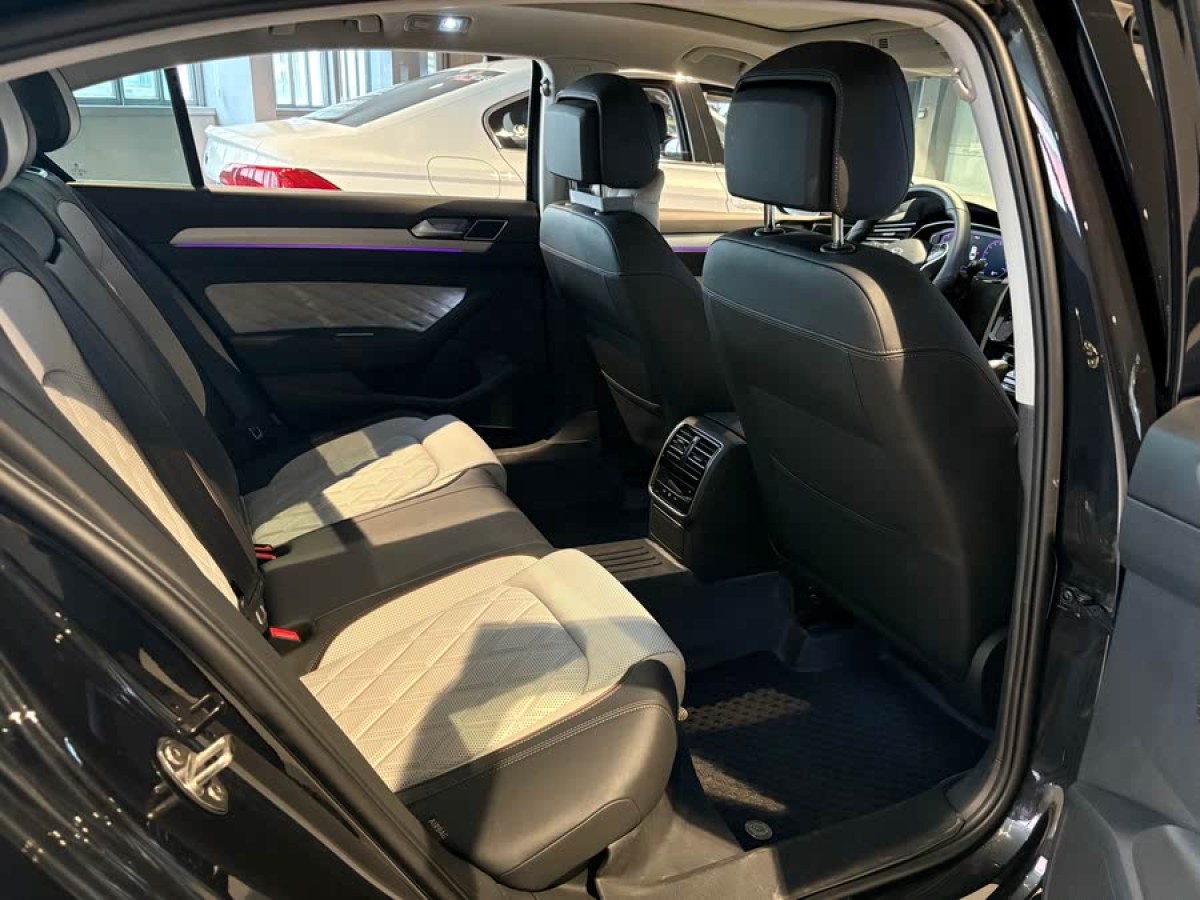 大眾 邁騰  2023款 200萬輛紀念版 330TSI DSG豪華型圖片