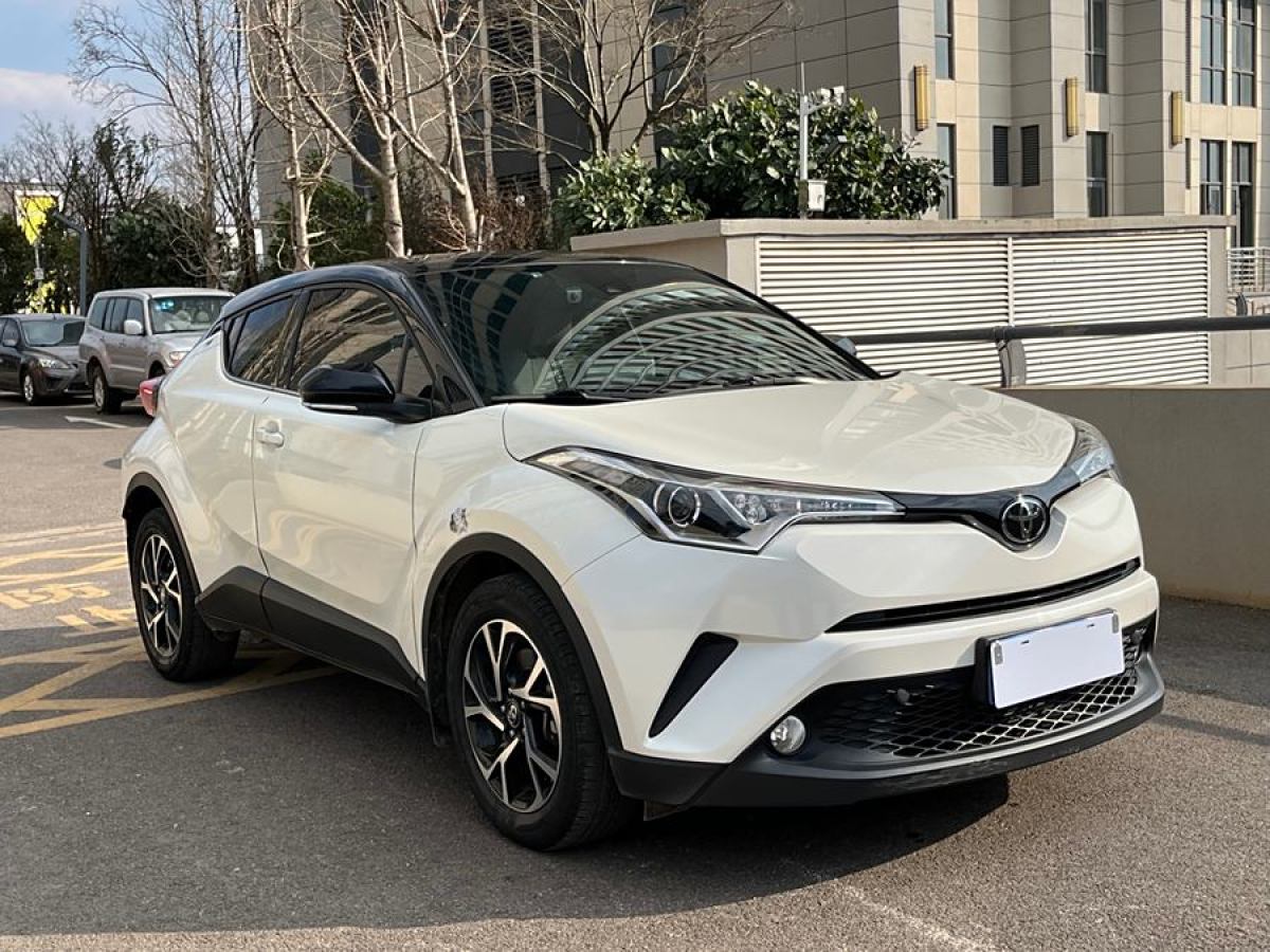 豐田 C-HR  2018款 2.0L 領(lǐng)先版 國(guó)V圖片