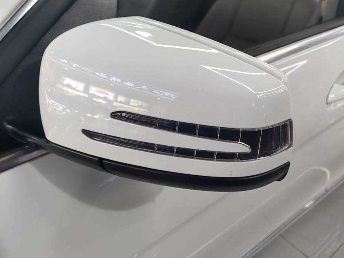 奔驰 奔驰C级  2013款 C 260 CGI 优雅型图片