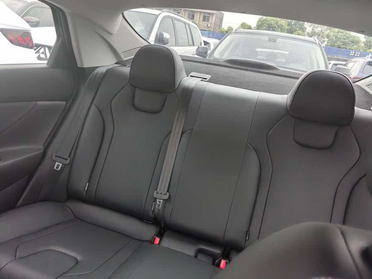 現(xiàn)代 伊蘭特  2023款 1.5L CVT GLX精英版圖片